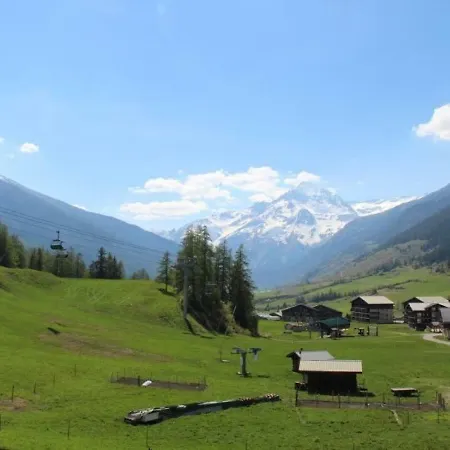 - 4 Pers, 26 M2, 1/0 165 Apartment Lanslevillard